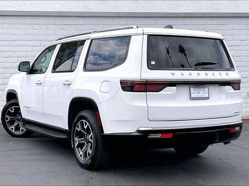Certified 2024 Jeep Wagoneer Series III AWD/4WD image 10
