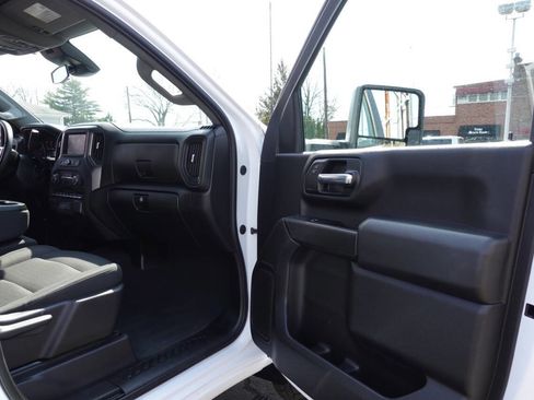Used 2025 Chevrolet Silverado 2500 Custom w/ Custom Convenience Package AWD/4WD image 33