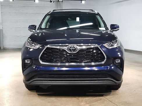 New 2026 Toyota Highlander Limited AWD/4WD image 2