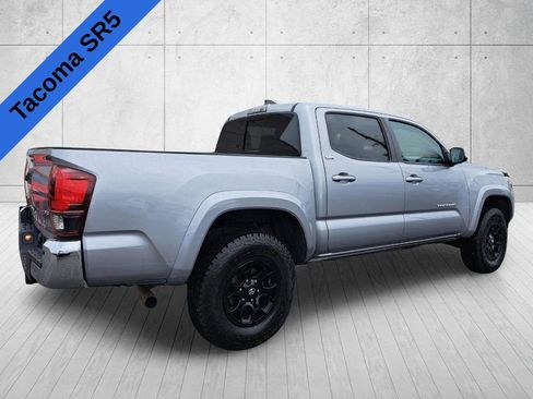Used 2020 Toyota Tacoma SR5 AWD/4WD image 5