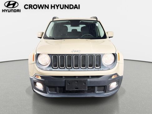 Used 2015 Jeep Renegade Latitude FWD image 2