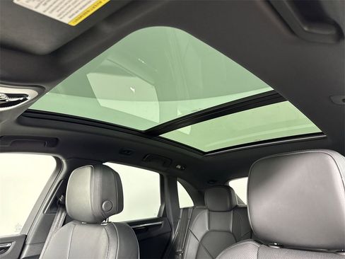 Certified 2025 Porsche Macan image 42