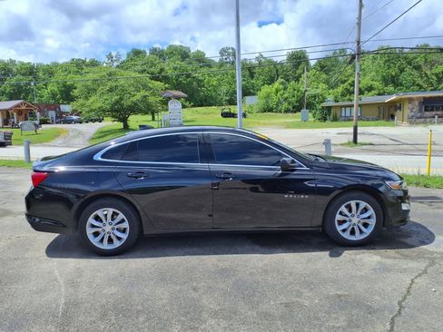 Used 2023 Chevrolet Malibu LT image 2