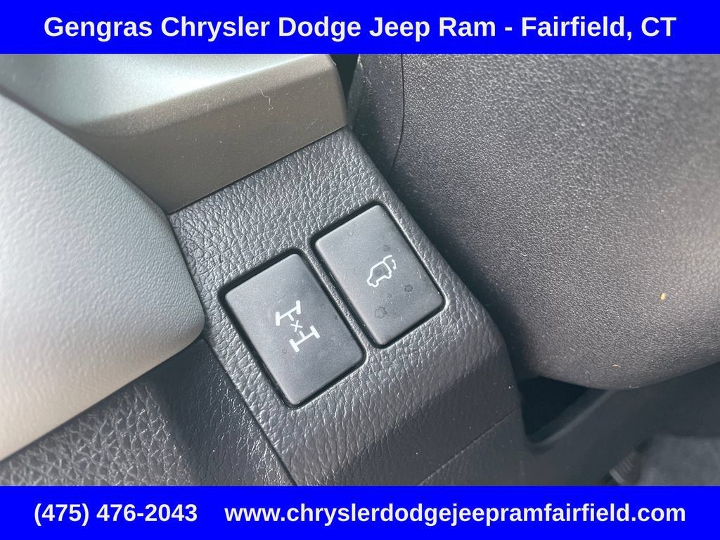 Used 2015 Toyota RAV4 Limited AWD/4WD image 49