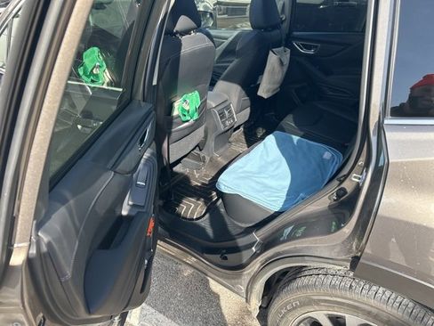 Used 2020 Subaru Forester Limited w/ Popular Package #3 image 9