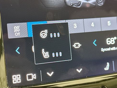 Certified 2023 Volvo XC60 B5 Plus w/ Climate Package image 21