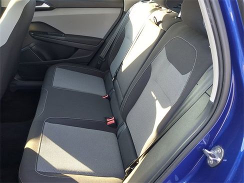 Certified 2022 Volkswagen Taos S image 15