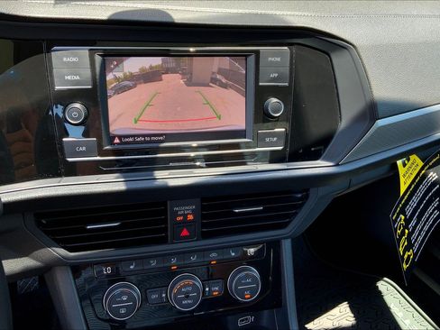 Used 2019 Volkswagen Jetta SE FWD image 21