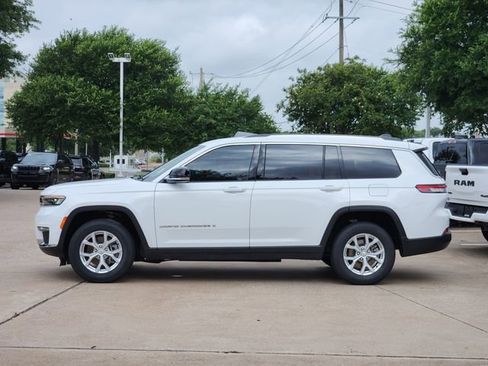 Used 2023 Jeep Grand Cherokee L Limited RWD image 4