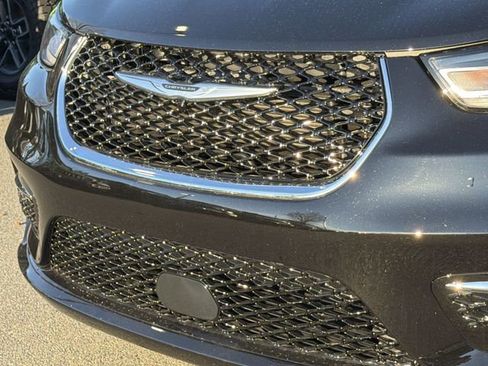 New 2026 Chrysler Pacifica Select image 15