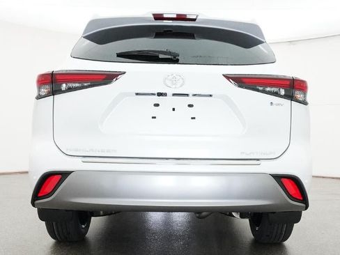 New 2026 Toyota Highlander Platinum AWD/4WD image 23