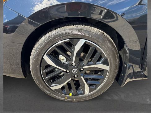 New 2025 Nissan Versa SR image 11