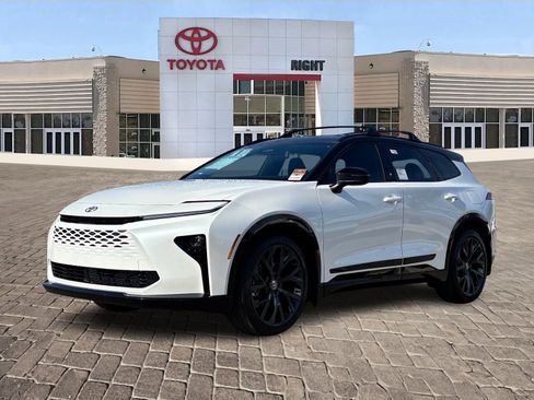 New 2026 Toyota Crown Signia image 2