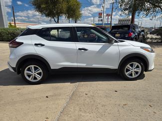 New 2025 Nissan Kicks Play S video 2