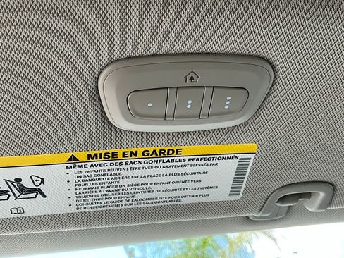 Used 2024 Chrysler Pacifica Limited image 38