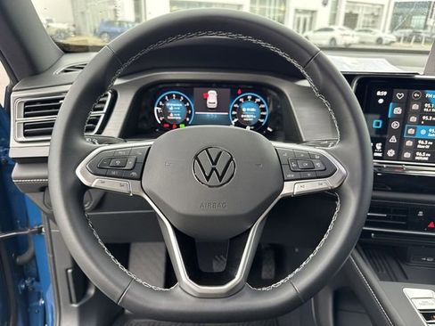 Used 2025 Volkswagen Atlas Cross Sport SE FWD image 19