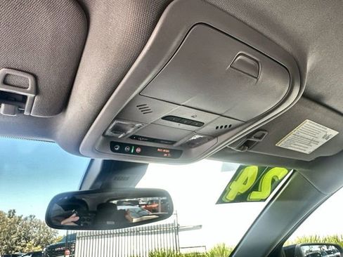 Used 2024 GMC Terrain SLT w/ Infotainment Package II image 19