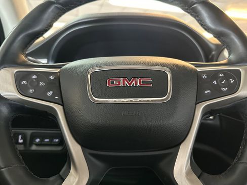 Used 2023 GMC Acadia Denali FWD image 24