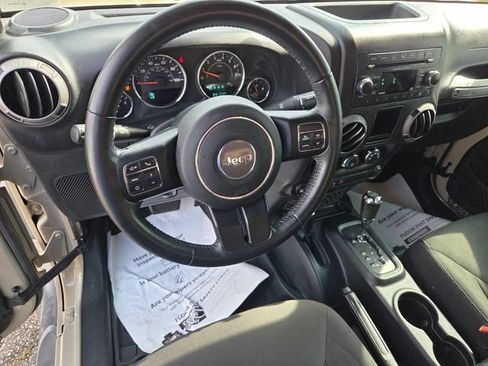 Used 2017 Jeep Wrangler Sport AWD/4WD image 7