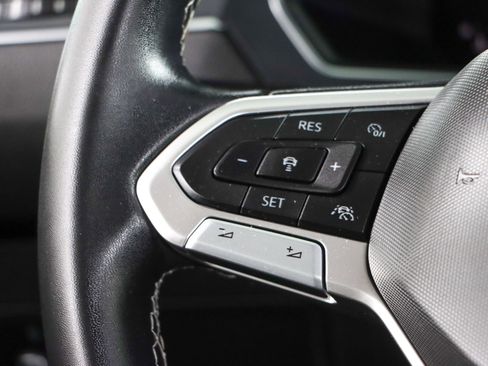 Used 2023 Volkswagen Tiguan SE image 13