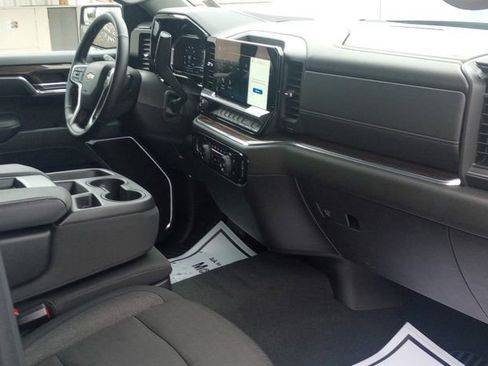 Used 2024 Chevrolet Silverado 1500 LT image 13