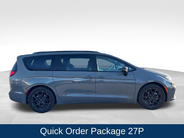 Used 2025 Chrysler Pacifica Limited FWD image 10