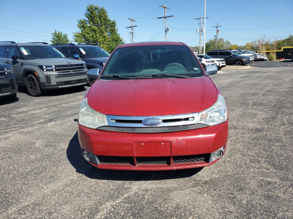 Used 2010 Ford Focus SEL FWD image 2