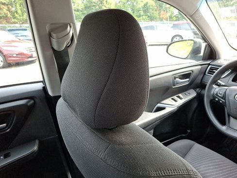 Used 2015 Toyota Camry LE image 13