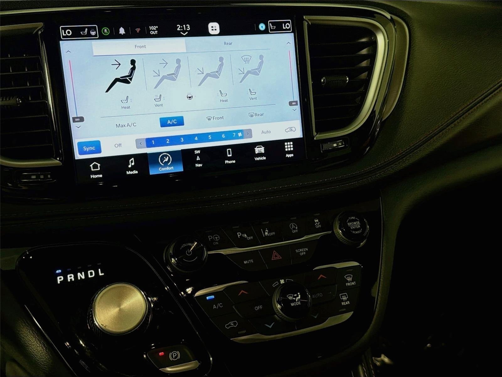 Used 2024 Chrysler Pacifica Pinnacle FWD image 19