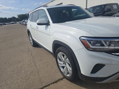 Used 2021 Volkswagen Atlas SE w/ Panoramic Sunroof Package AWD/4WD image 2