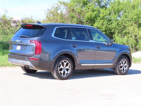 Used 2022 Kia Telluride EX AWD/4WD image 3