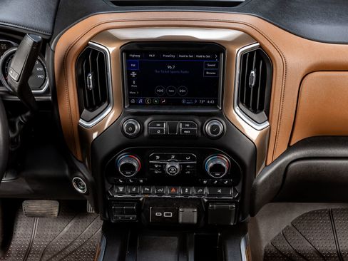 Used 2023 Chevrolet Silverado 3500 High Country image 23