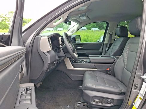 Used 2024 Toyota Tundra Limited AWD/4WD image 16