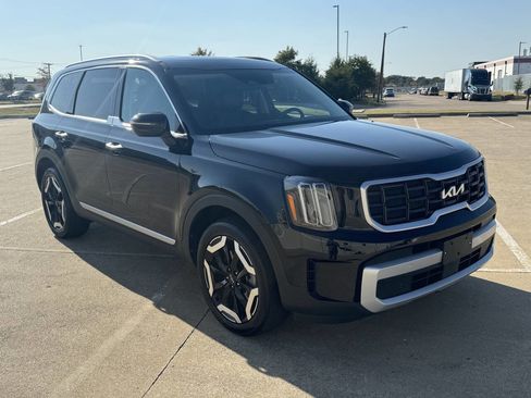 Used 2025 Kia Telluride S image 3