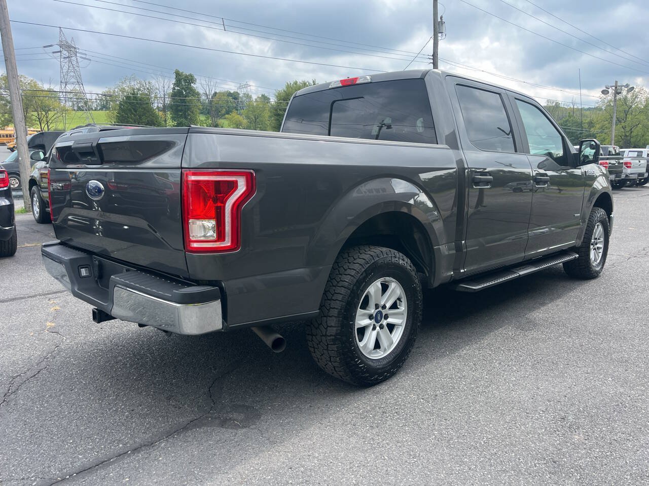 Used 2015 Ford F150 XL w/ Equipment Group 101A Mid AWD/4WD image 6