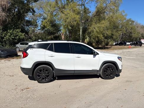 Used 2021 GMC Terrain SLE w/ Driver Convenience Package image 17