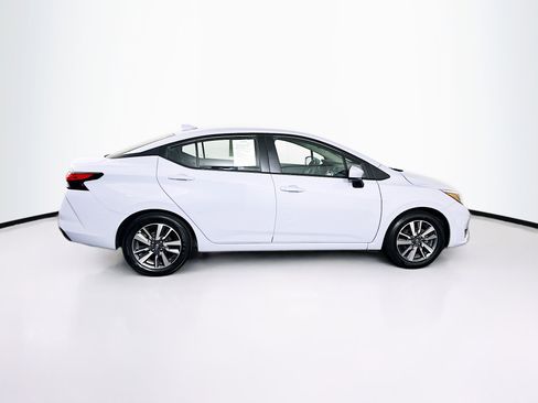 Used 2025 Nissan Versa SV image 10