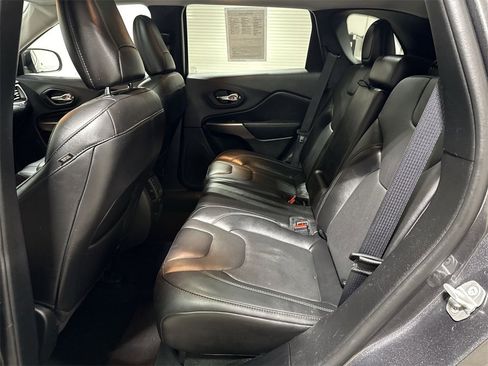 Used 2021 Jeep Cherokee Latitude Lux w/ Sun & Sound Group image 23