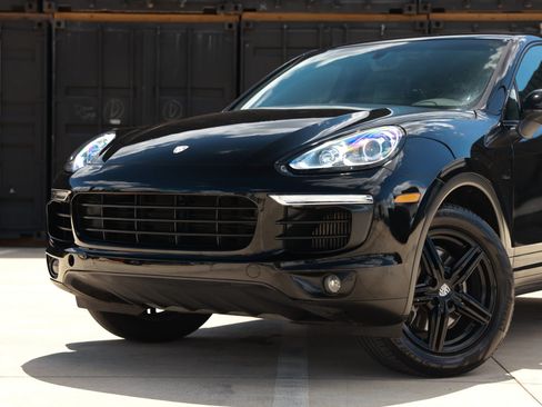 Used 2016 Porsche Cayenne Diesel AWD/4WD image 35