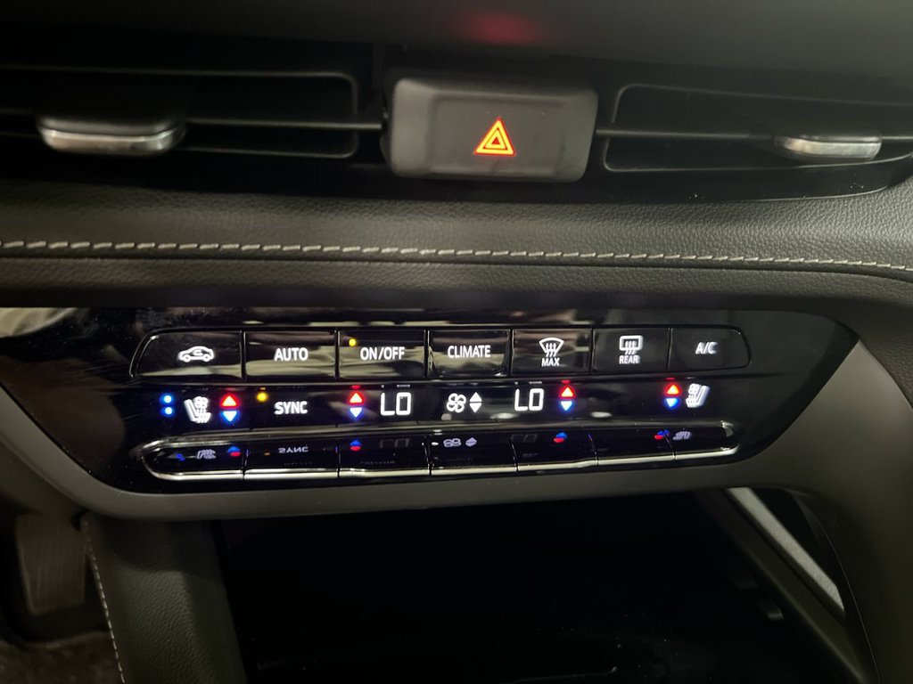 Used 2023 Buick Envision Avenir FWD image 17