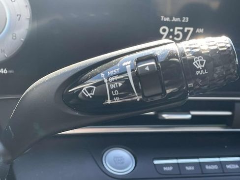 Used 2024 Hyundai Elantra SEL FWD image 28
