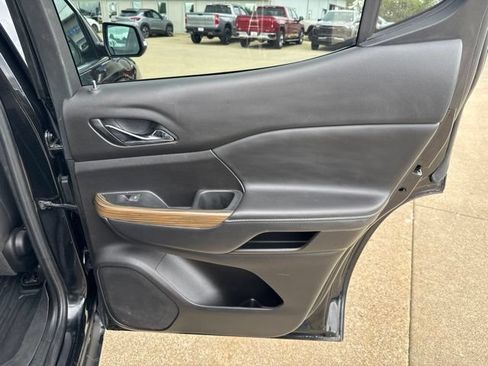 Used 2022 GMC Acadia SLE w/ Driver Convenience Package FWD image 24