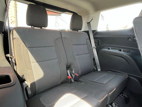 Used 2021 GMC Acadia AT4 AWD/4WD image 24