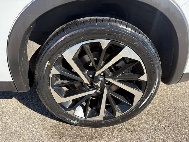 Used 2024 Mitsubishi Outlander SE FWD image 19