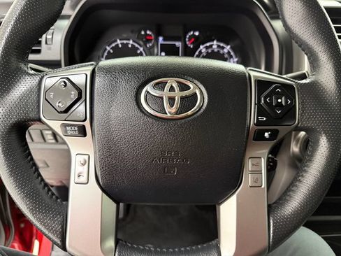 Used 2021 Toyota 4Runner SR5 AWD/4WD image 10