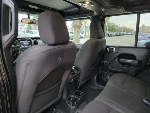 Used 2022 Jeep Wrangler Unlimited Sport image 26