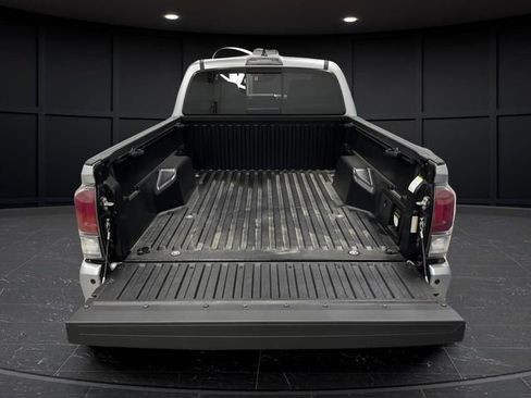 Used 2023 Toyota Tacoma TRD Sport w/ Technology Package image 12