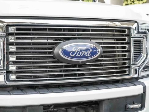 Used 2021 Ford F450 Platinum w/ FX4 Off-Road Package image 5