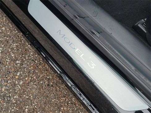 Used 2019 Tesla Model 3 Mid Range image 18