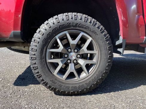 Used 2021 GMC Canyon AT4 image 30